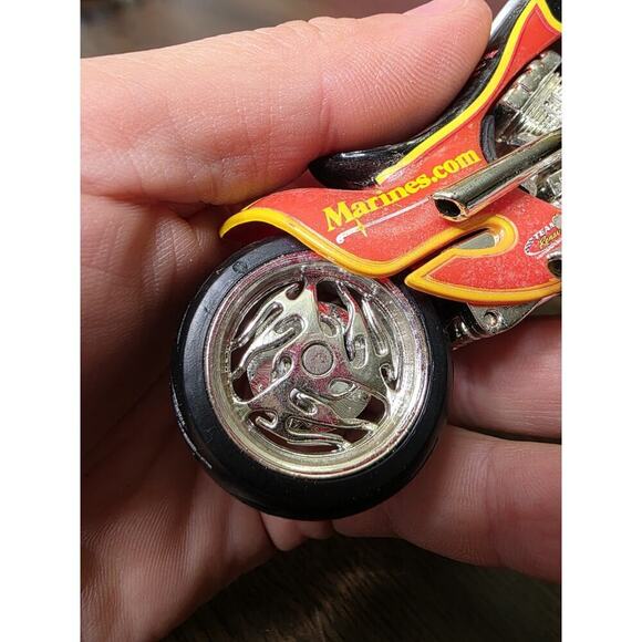 Matchbox - Harley Davidson - 1:64 Diecast Motorcycle Marines 25 Chopper - Picture 7 of 16